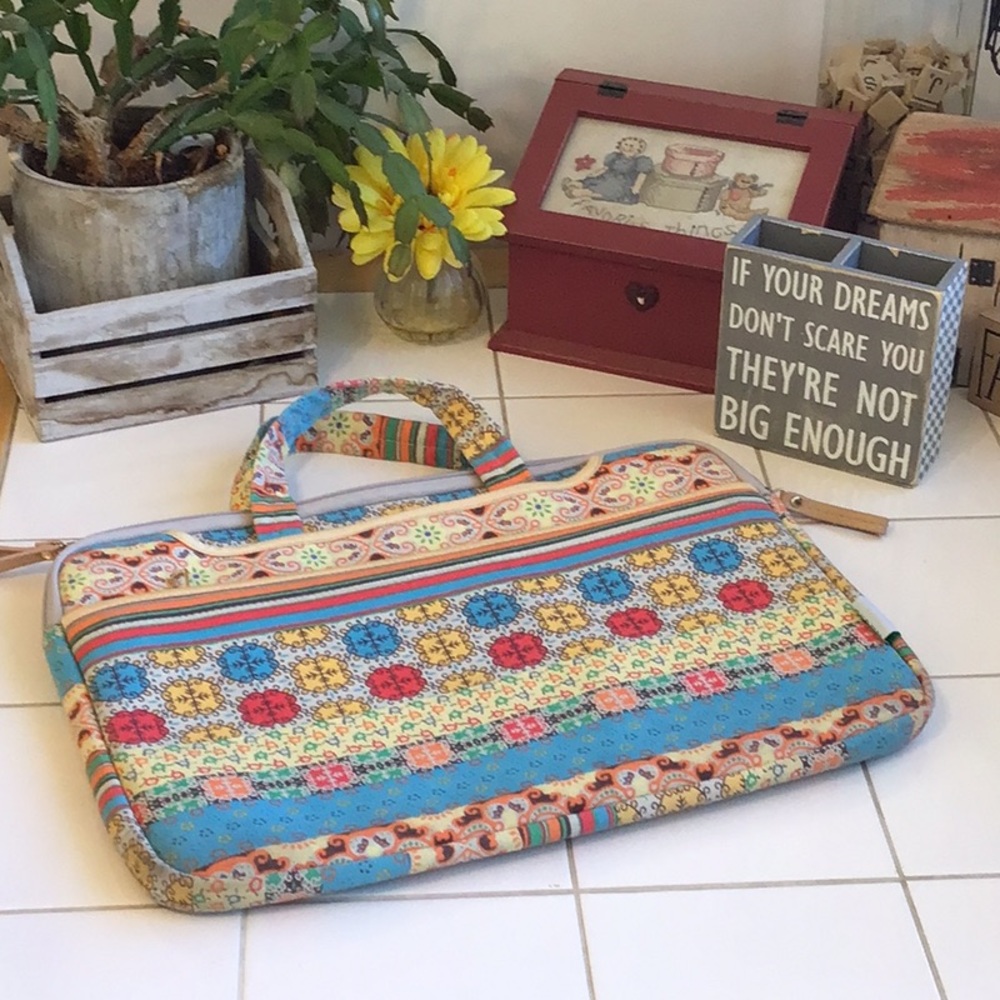 ‘Kayond’ Colorful Canvas Laptop Case